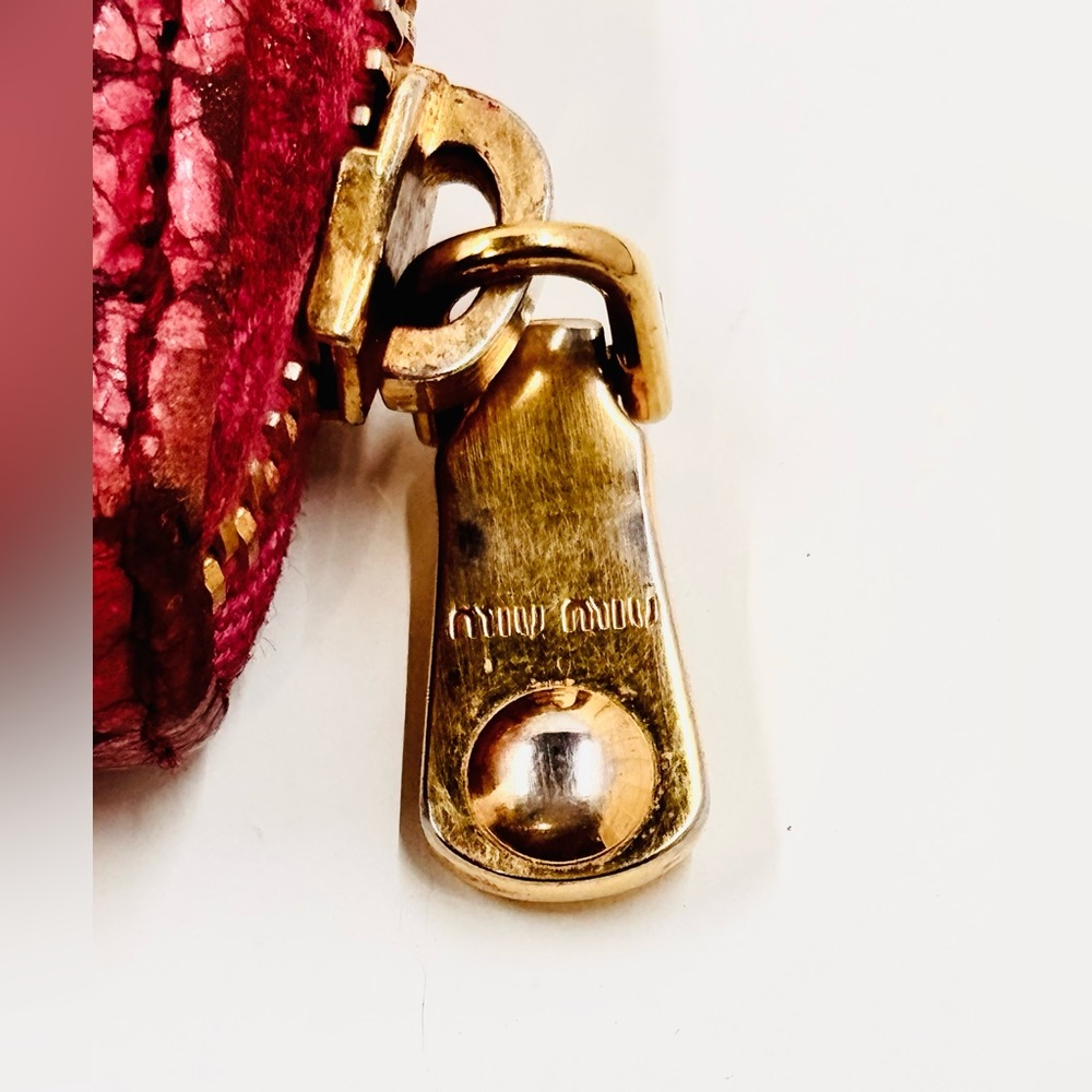 Miu Miu Fuchsia Pink Croc-Embossed Leather Large Zip Wallet with Gold Hardware - Picture 3 of 8